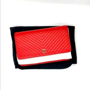Beautiful, red, mint condition with chain strap flap bag